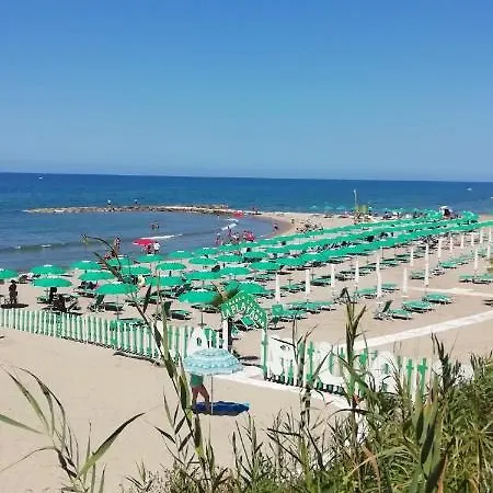 Giuliana Stanze Con Bagno Interno In A 350 Mt Libera Lido Delle Sirene Πανσιόν