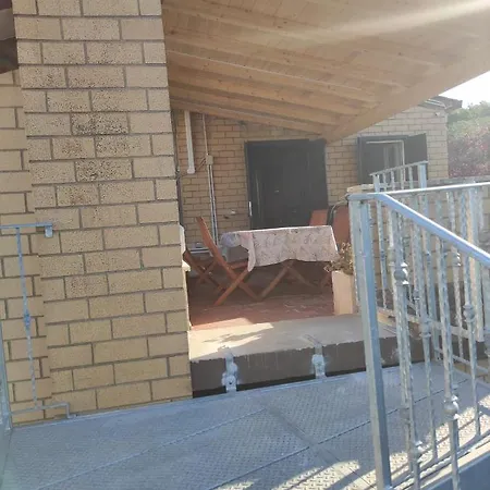 Giuliana Stanze Con Bagno Interno In A 350 Mt Libera Lido Delle Sirene