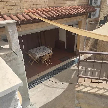 Πανσιόν Giuliana Stanze Con Bagno Interno In A 350 Mt Libera Lido Delle Sirene