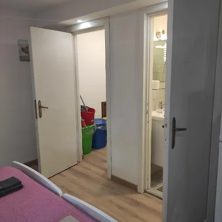 Πανσιόν Giuliana Stanze Con Bagno Interno In A 350 Mt Libera Lido Delle Sirene Άντζιο